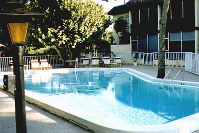 caymancay.jpg (21021 bytes)